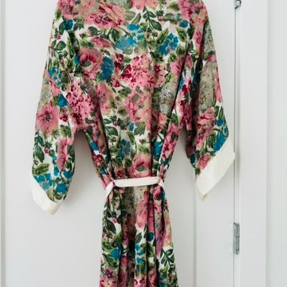 Vintage Floral Victoria's Secret Robe, One Size - Picture 8 of 9